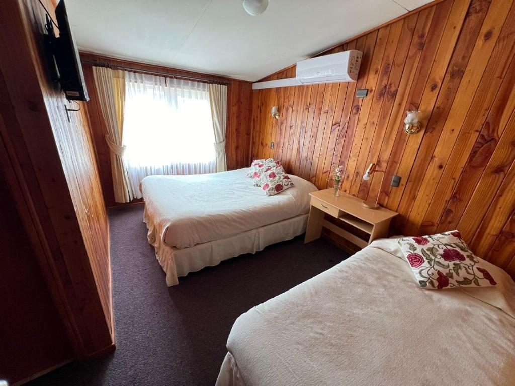 Habitación con baño privado en Hostal Feliza